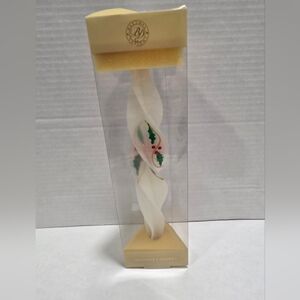 Knorr Beeswax Vintage Silouette Holly Berry Candle